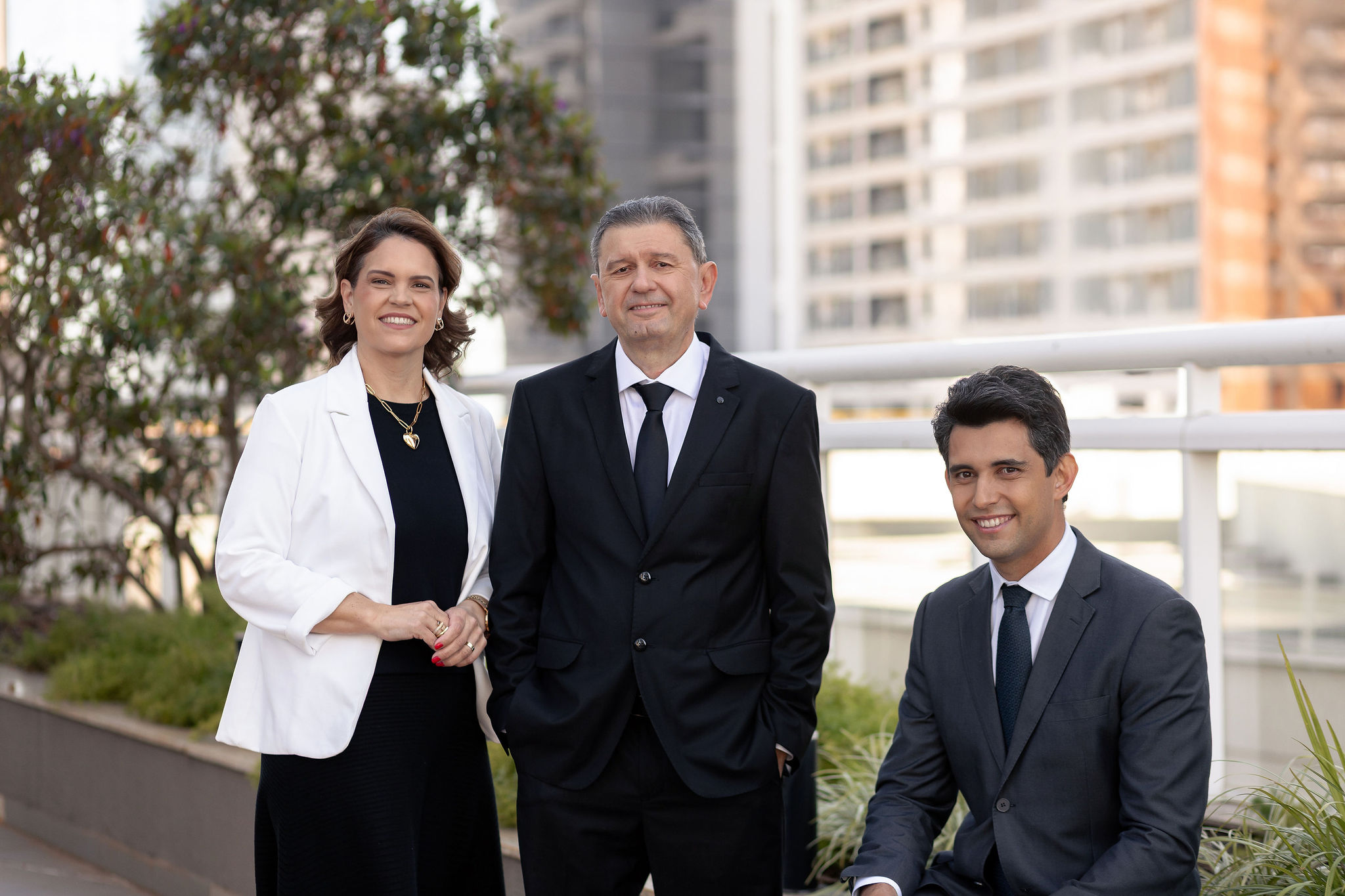 Trio diretivo da Admita RH em ambiente corporativo
